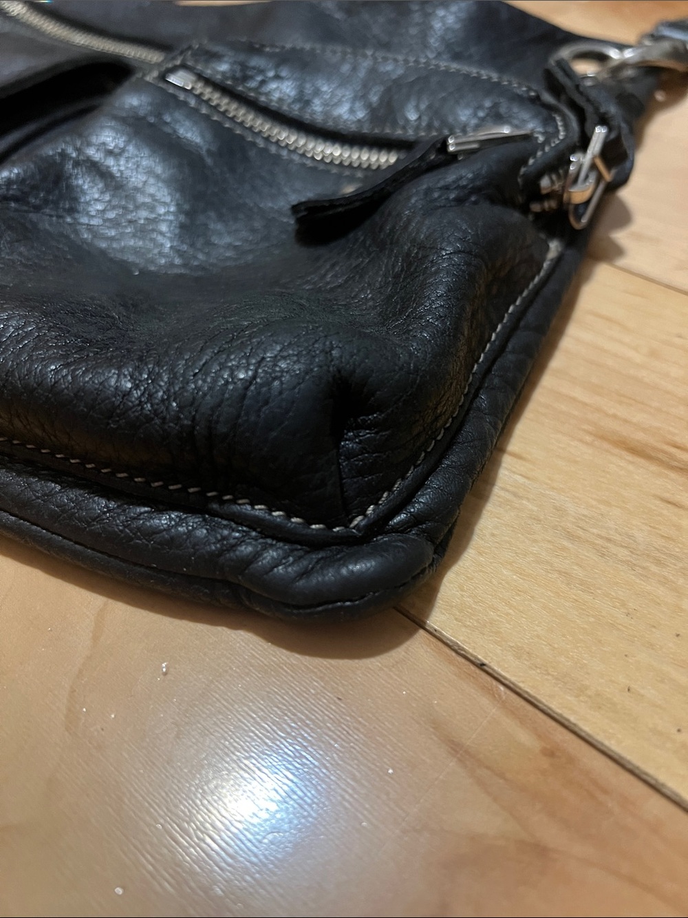 Roots Black Leather Crossbody Bag - Picture 9 of 17